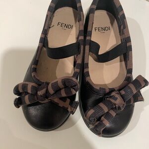 Fendi Black and Brown Bow Flats